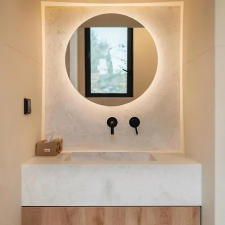 Villa Elia Cove Luxury & Residences