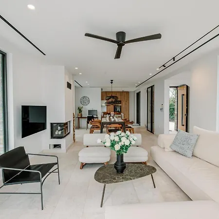 Villa Elia Cove Luxury & Residences