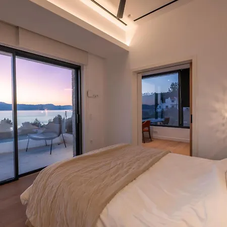 Elia Cove Luxury & Residences *