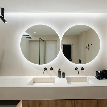 Elia Cove Luxury & Residences *