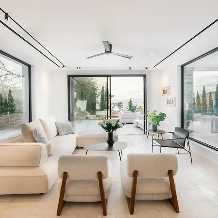 Villa Elia Cove Luxury & Residences *