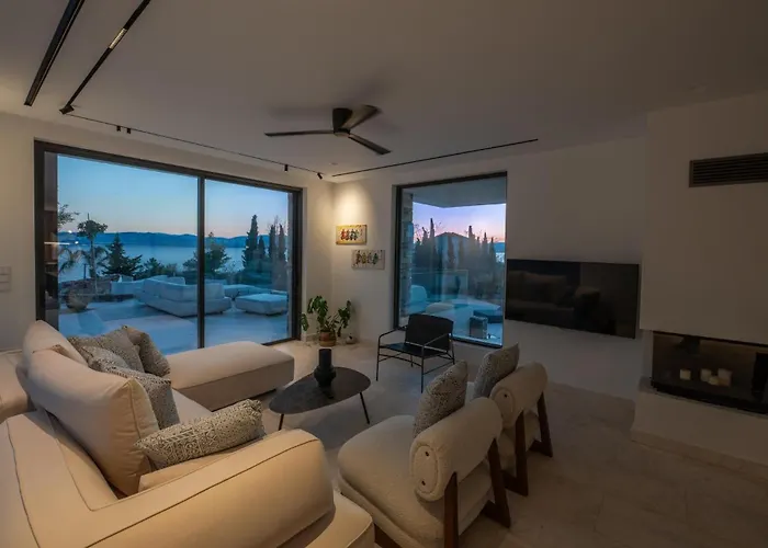 Elia Cove Luxury & Residences Corinth