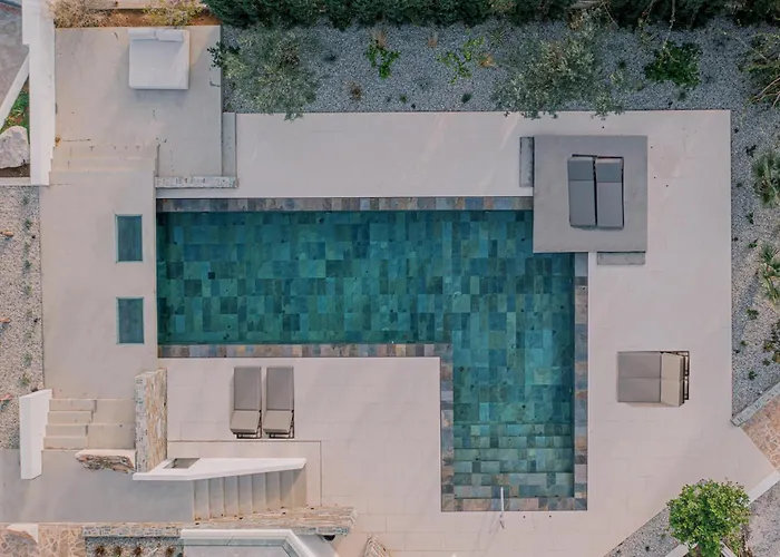 Elia Cove Luxury & Residences *