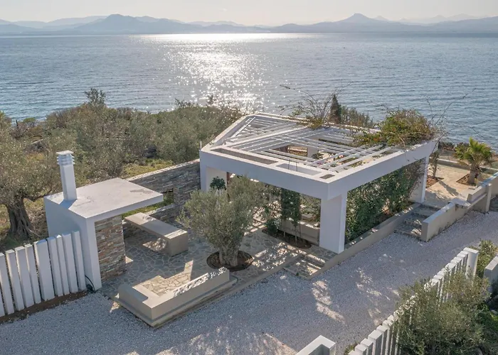 Elia Cove Luxury & Residences 别墅